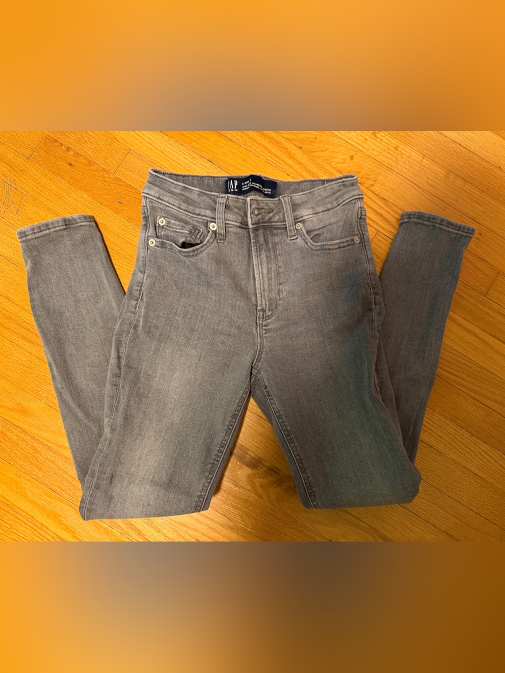 GAP Skinny Jeans in Faded Gray
